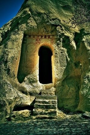 Ancient keyhole door, Turkey 11 3 13